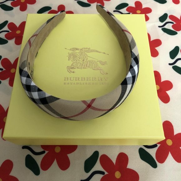 Burberry Hair Accessories For Fashionable Women - Picture 1 of 4